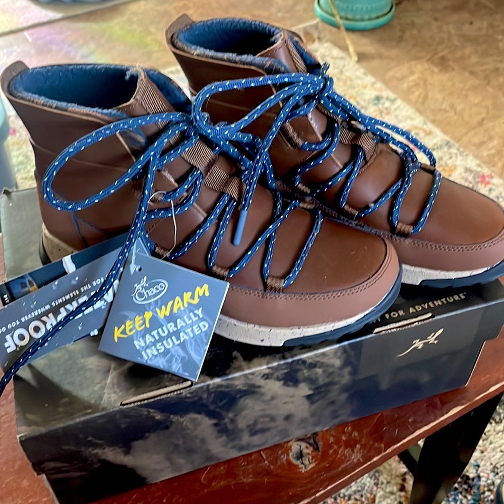 NWT Chaco Borealis Peak Waterproof Boot